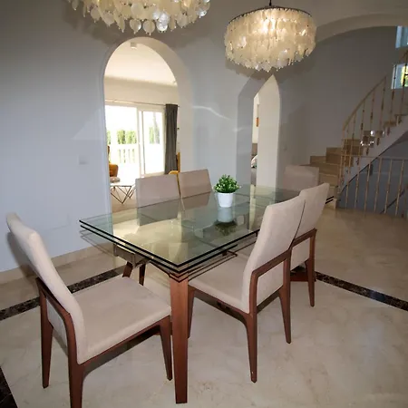 Paraiso Villa *